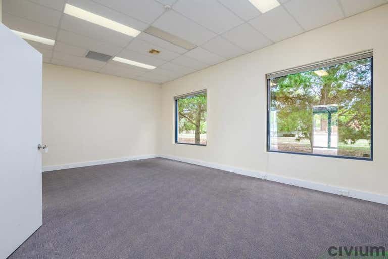 Unit  3, 6 Montford Crescent Lyneham ACT 2602 - Image 3