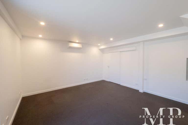 4/15 Carbine Way Mornington VIC 3931 - Image 3