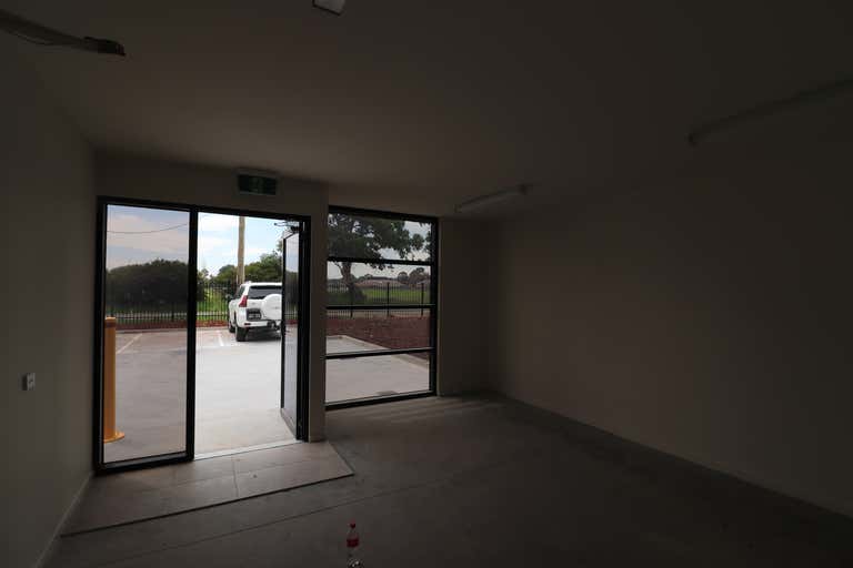 1/75 Clifton Grove Carrum Downs VIC 3201 - Image 2