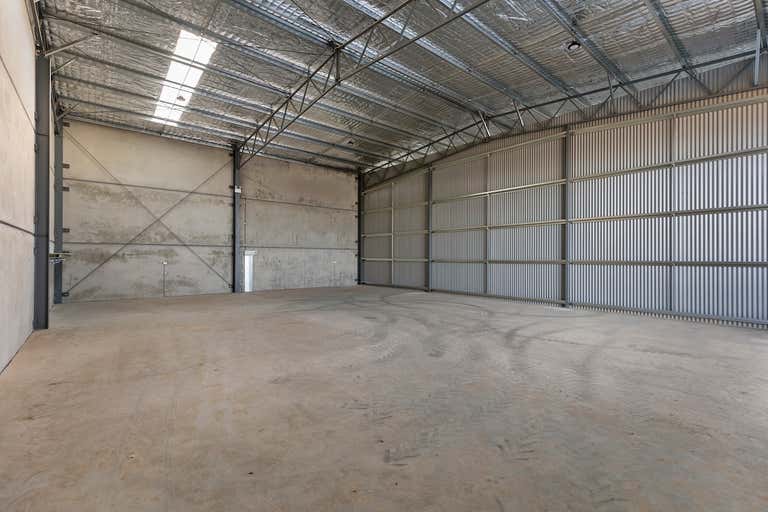 2/11 Houtman Street Wagga Wagga NSW 2650 - Image 3