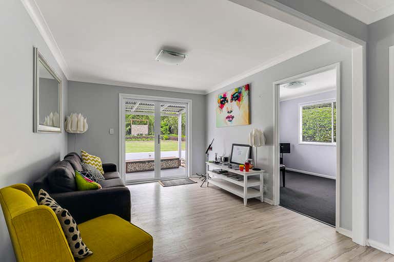 21 Bridge Street Mount Lofty QLD 4350 - Image 3