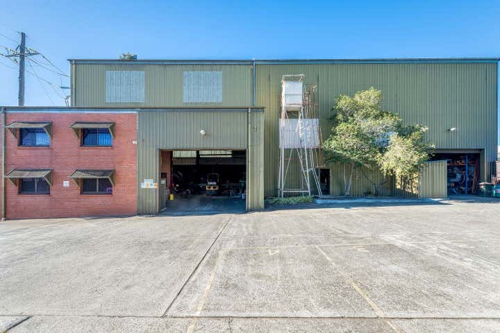 5 Glastonbury Avenue Unanderra NSW 2526 - Image 1