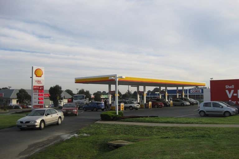 Shell Coles Express, 325 Ballarato Road Carrum Downs VIC 3201 - Image 4