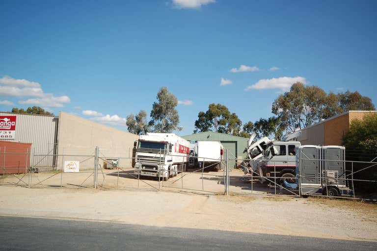 11 Michael Drive Wodonga VIC 3690 - Image 2