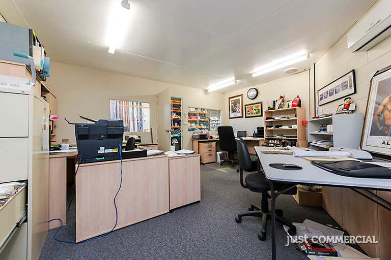 9  Carinish Road Oakleigh South VIC 3167 - Image 2