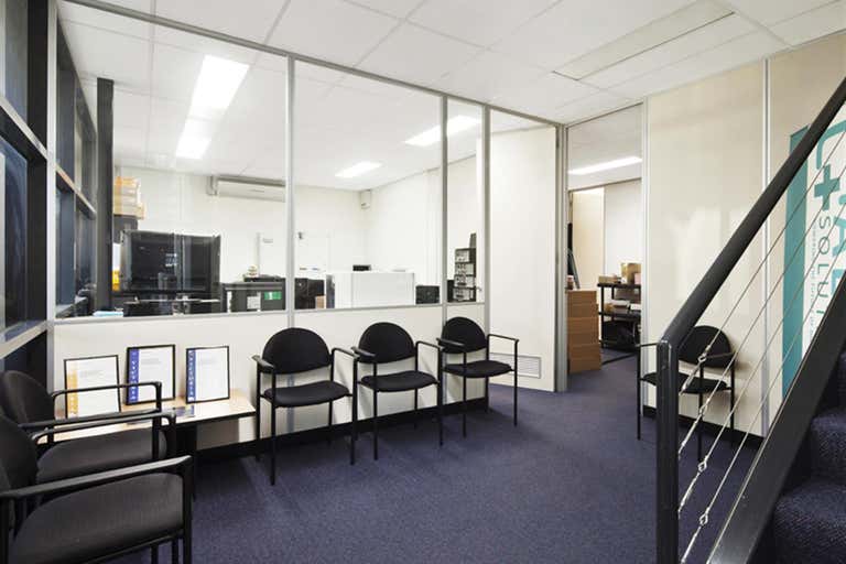 4/25 Howleys Road Notting Hill VIC 3168 - Image 2