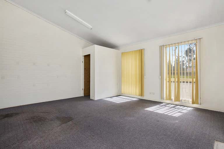 2/1879 Frankston-Flinders Road Hastings VIC 3915 - Image 4