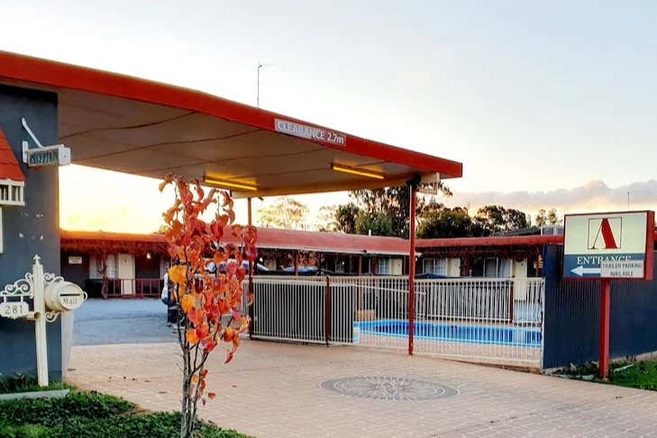 Ardeanal Motel, 281 Neeld Street West Wyalong NSW 2671 - Image 3