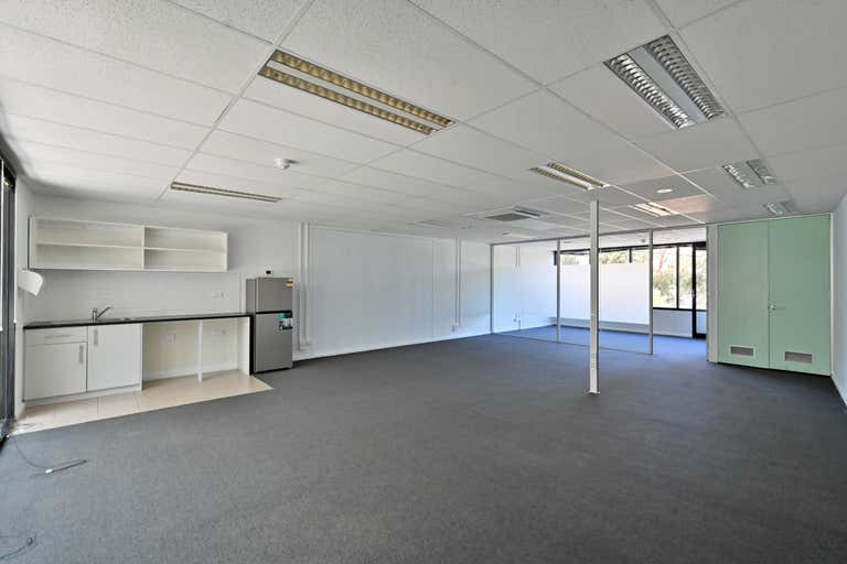 10/30-32 East Esplanade St Albans VIC 3021 - Image 1