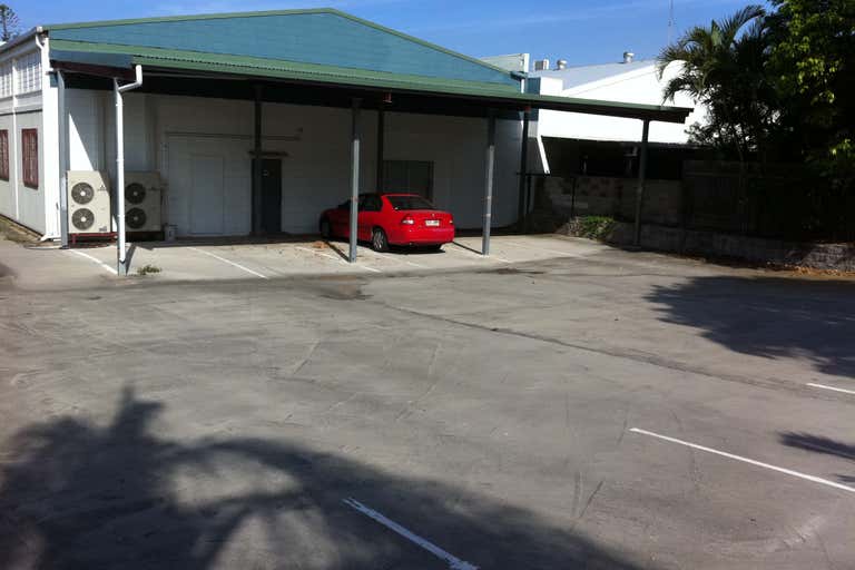 21 Off Street Gladstone Central QLD 4680 - Image 2