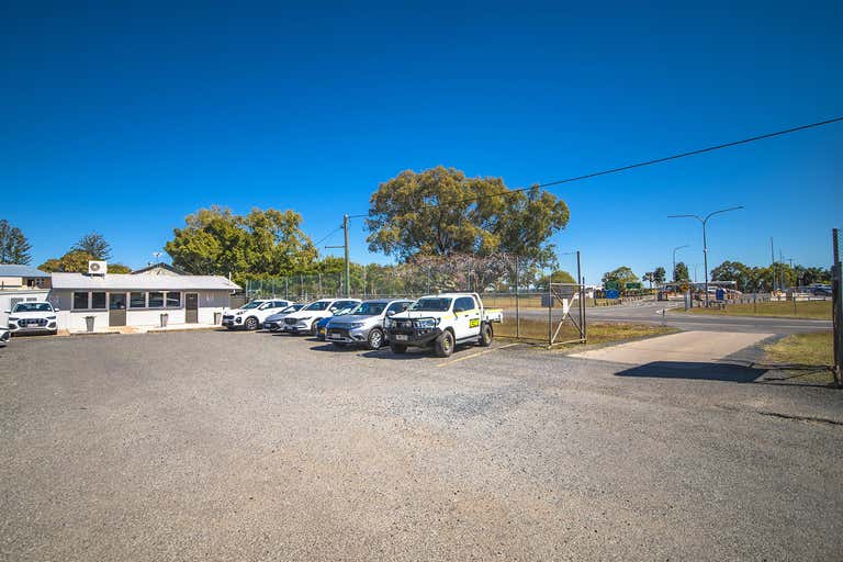 115-119 Canoona Road West Rockhampton QLD 4700 - Image 3