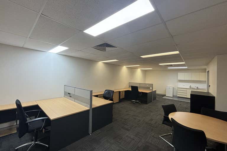 5a/787 Kingsford Smith Drive Eagle Farm QLD 4009 - Image 4