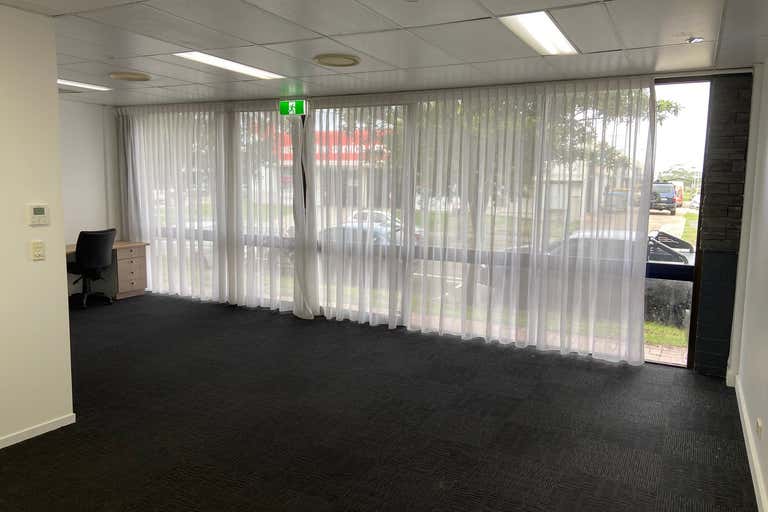 2/5 Main Drive Warana QLD 4575 - Image 3