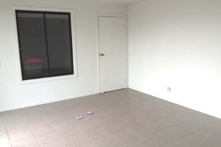 2/5 Boeing Place Caboolture QLD 4510 - Image 2