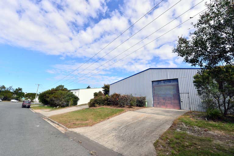 Units 1 & 2/3 Sanders Street Noosaville QLD 4566 - Image 3