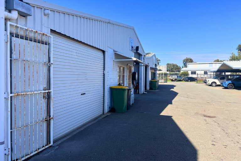 2/15 Alloa Road Maddington WA 6109 - Image 3