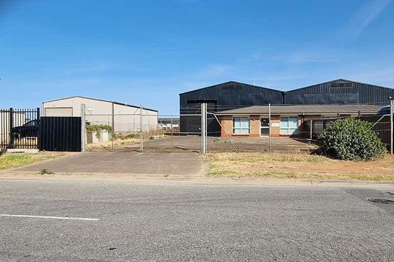 8 Hawker Road Burton SA 5110 - Image 2