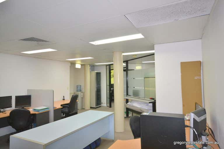 8B/290 Boundary Street Spring Hill QLD 4000 - Image 2