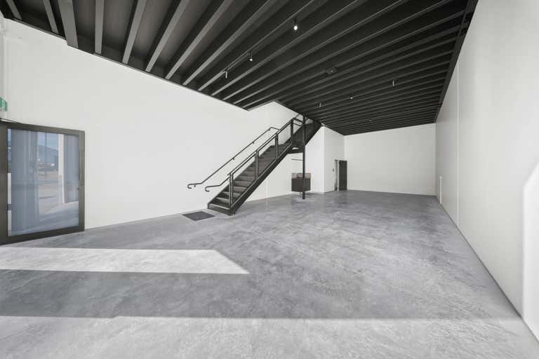 3/24 Ern Harley Drive Burleigh Heads QLD 4220 - Image 2