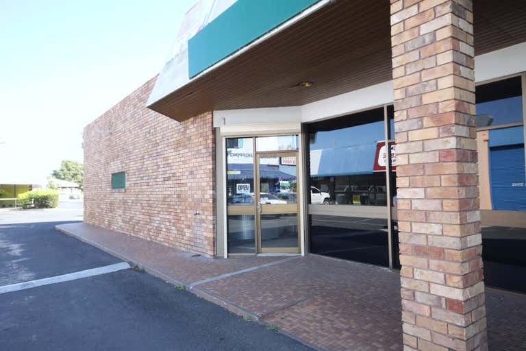 Mackie Court, Shop 2, 46 Gladstone Road Allenstown QLD 4700 - Image 2