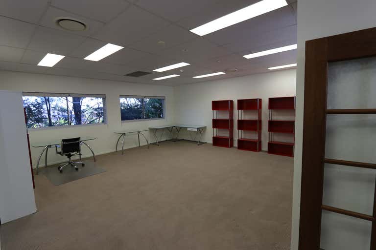 16/79 West Burleigh Road Burleigh Heads QLD 4220 - Image 3