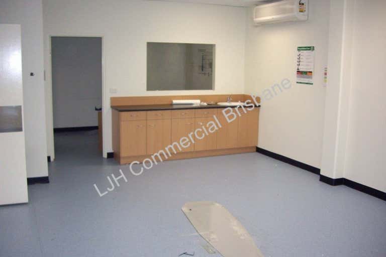 8 & 9, 589 Logan Road Greenslopes QLD 4120 - Image 4