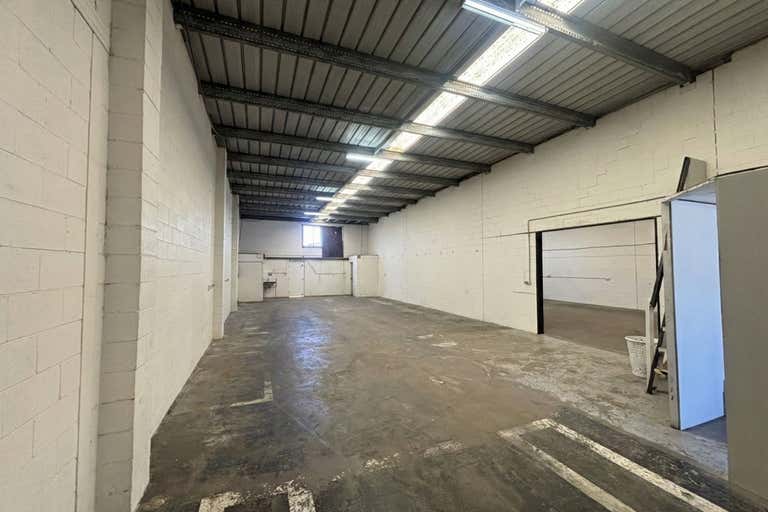 5/25  Machinery Drive Tweed Heads South NSW 2486 - Image 2