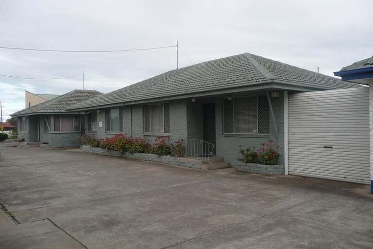 3/3 Synnot Street Werribee VIC 3030 - Image 2