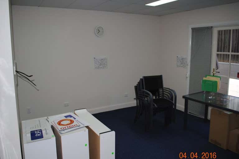 4/120a Russell Street Toowoomba City QLD 4350 - Image 3
