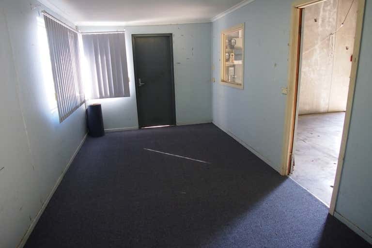 1/253 Bolsover Street Rockhampton City QLD 4700 - Image 4