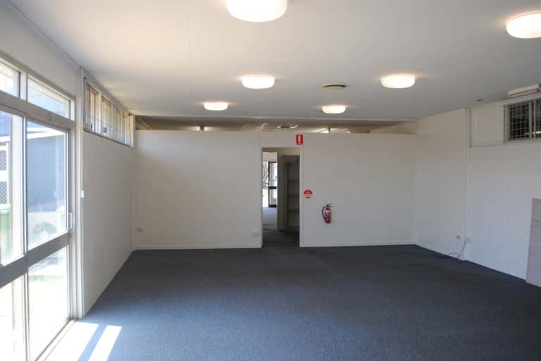 T2, 143 Anzac Avenue Harristown QLD 4350 - Image 4