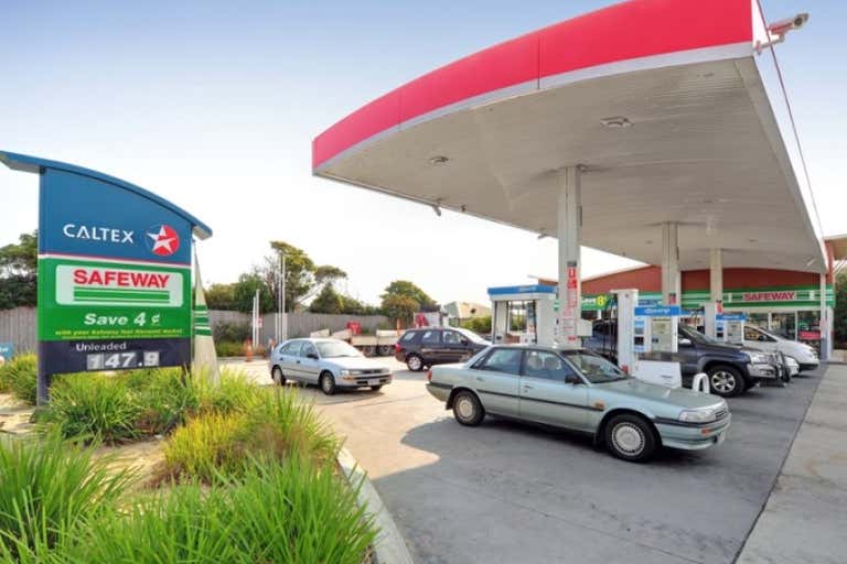 Caltex Woolworths, 74-76 Surfcoast Highway Torquay VIC 3228 - Image 2