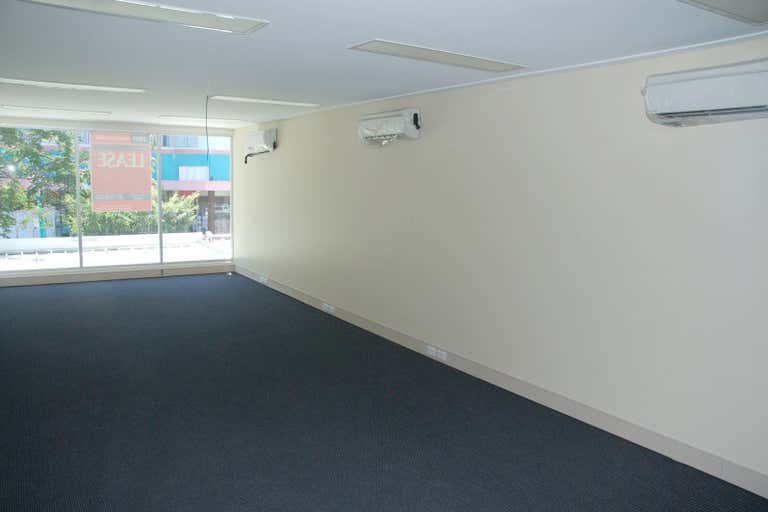 5/56 Griffith Street Coolangatta QLD 4225 - Image 2