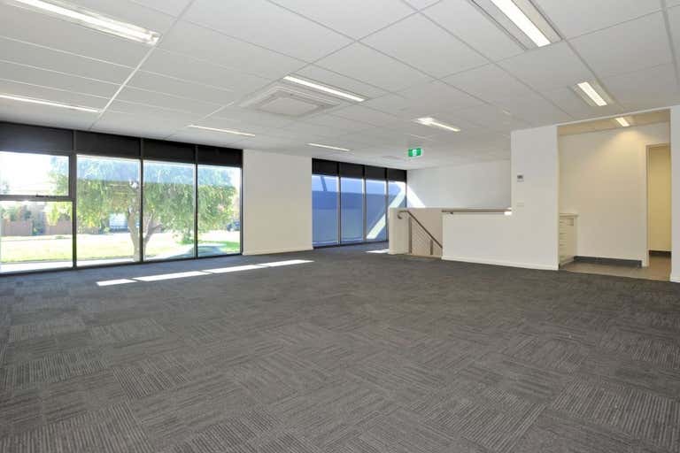 Unit 2/658 South Road Moorabbin VIC 3189 - Image 3