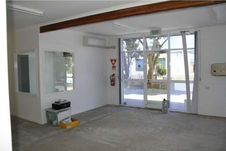 1/12 Fremantle Street Burleigh Heads QLD 4220 - Image 4