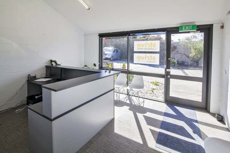 3/10 Lambert Avenue Newtown VIC 3220 - Image 4