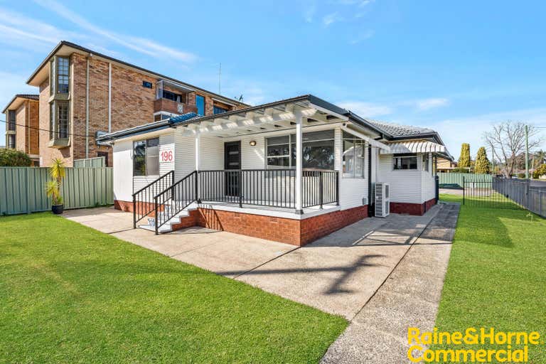 196 Lindesay Street Campbelltown NSW 2560 - Image 2