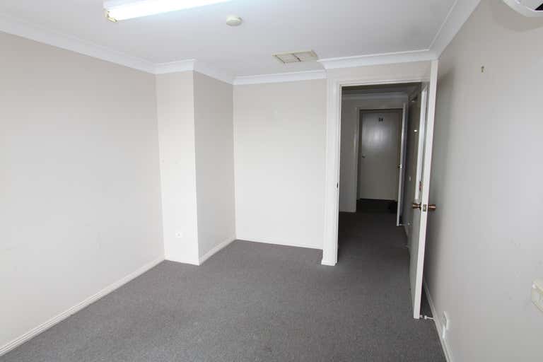 Suite 3, 18 Sweaney Street Inverell NSW 2360 - Image 3