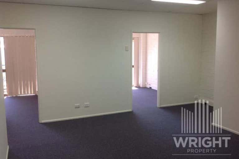 3/24 Bay Street Southport QLD 4215 - Image 2