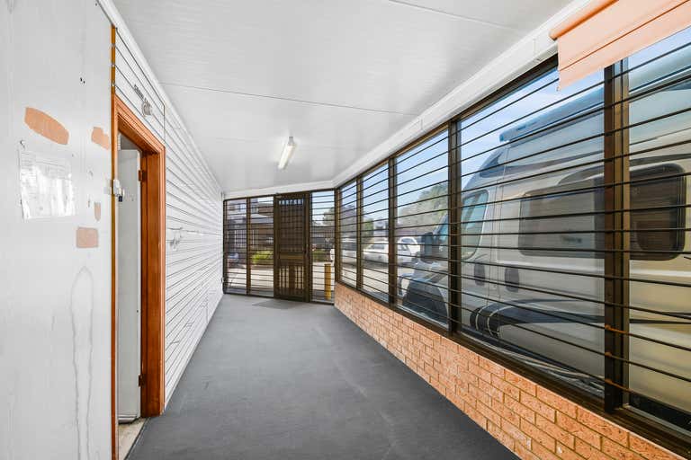 1/16 Ralph Black Drive North Wollongong NSW 2500 - Image 2