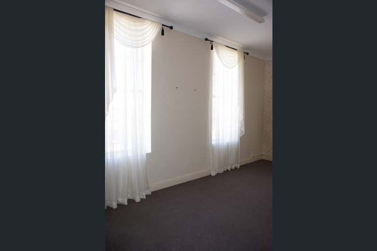 Suite 9 FF, 217 Margaret Street Toowoomba City QLD 4350 - Image 2