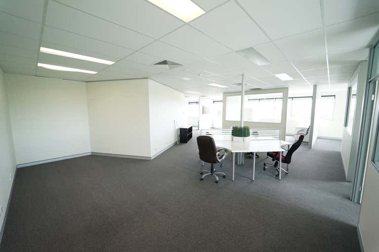 Suite 3, Level 1, 84 Brisbane Road Labrador QLD 4215 - Image 4