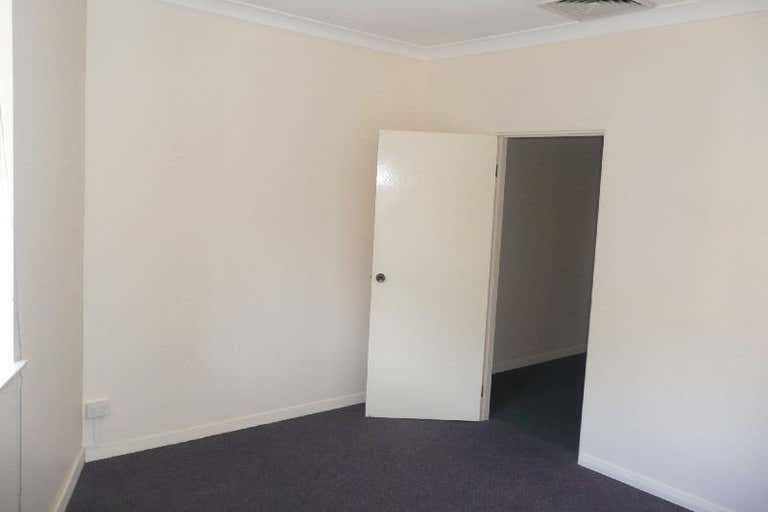 2/250 Mann Street Gosford NSW 2250 - Image 3