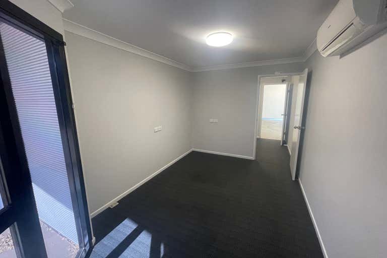 6B/24 Carroll Street Wilsonton QLD 4350 - Image 2