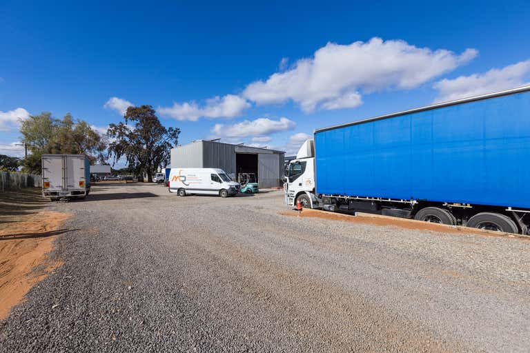 THRIVING BUSINESS FOR SALE  |  Mildura - Robinvale Freight Centre  - Image 2