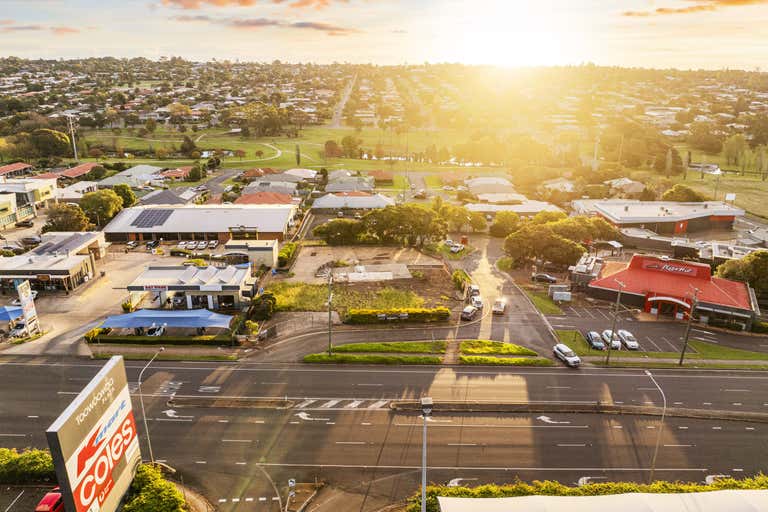 875 Ruthven St Kearneys Spring QLD 4350 - Image 3