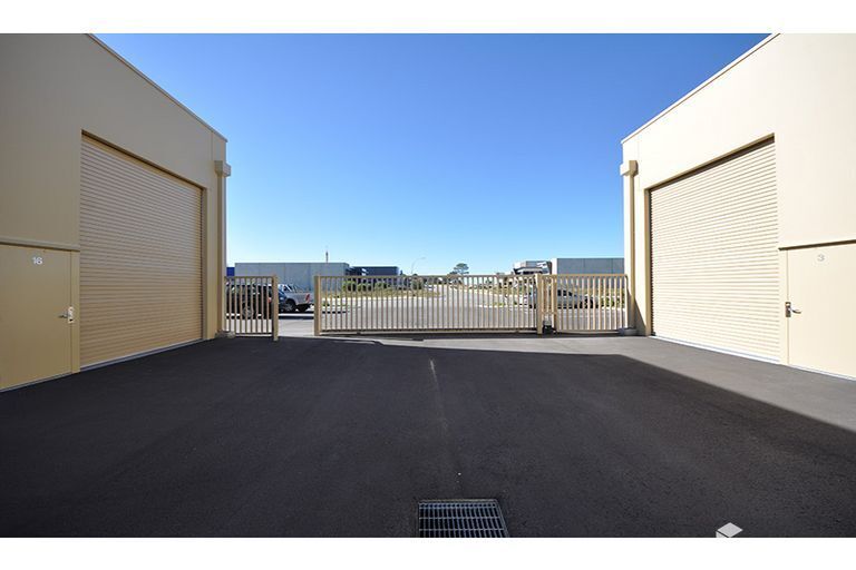 10/12 Horus Bend Bibra Lake WA 6163 - Image 4