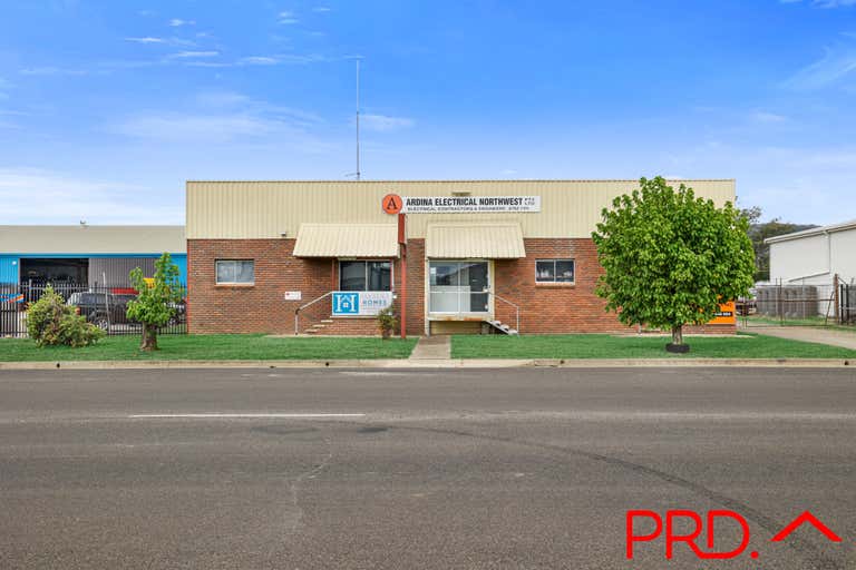 2/8 Denison Street Tamworth NSW 2340 - Image 1