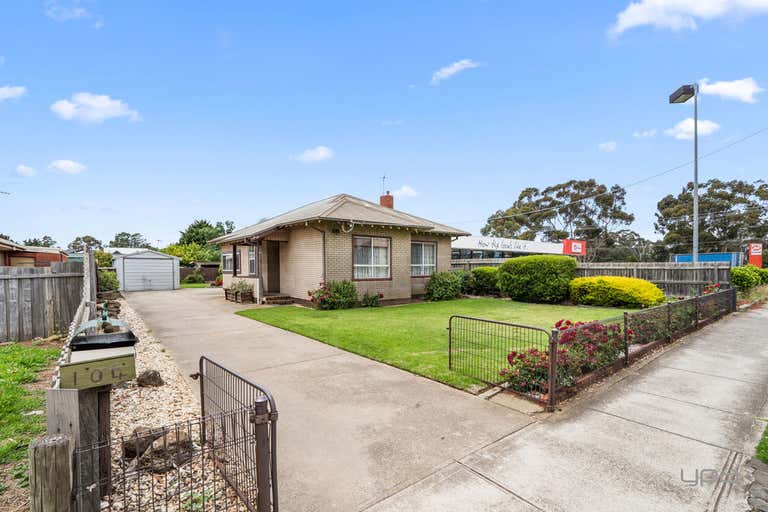 104 Greaves Street North Werribee VIC 3030 - Image 4