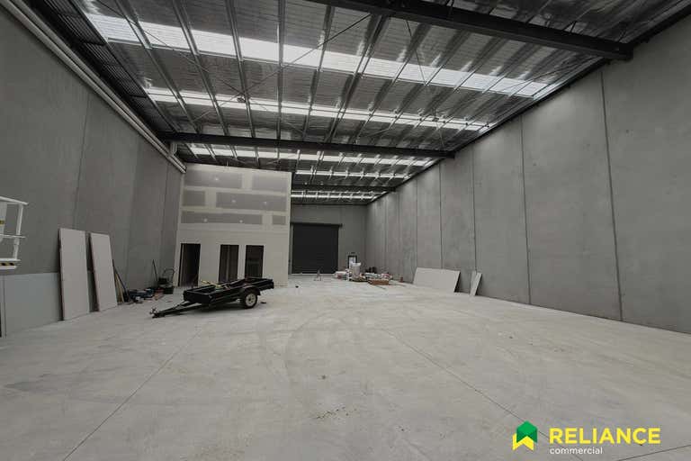 9 Sant Court Ravenhall VIC 3023 - Image 3